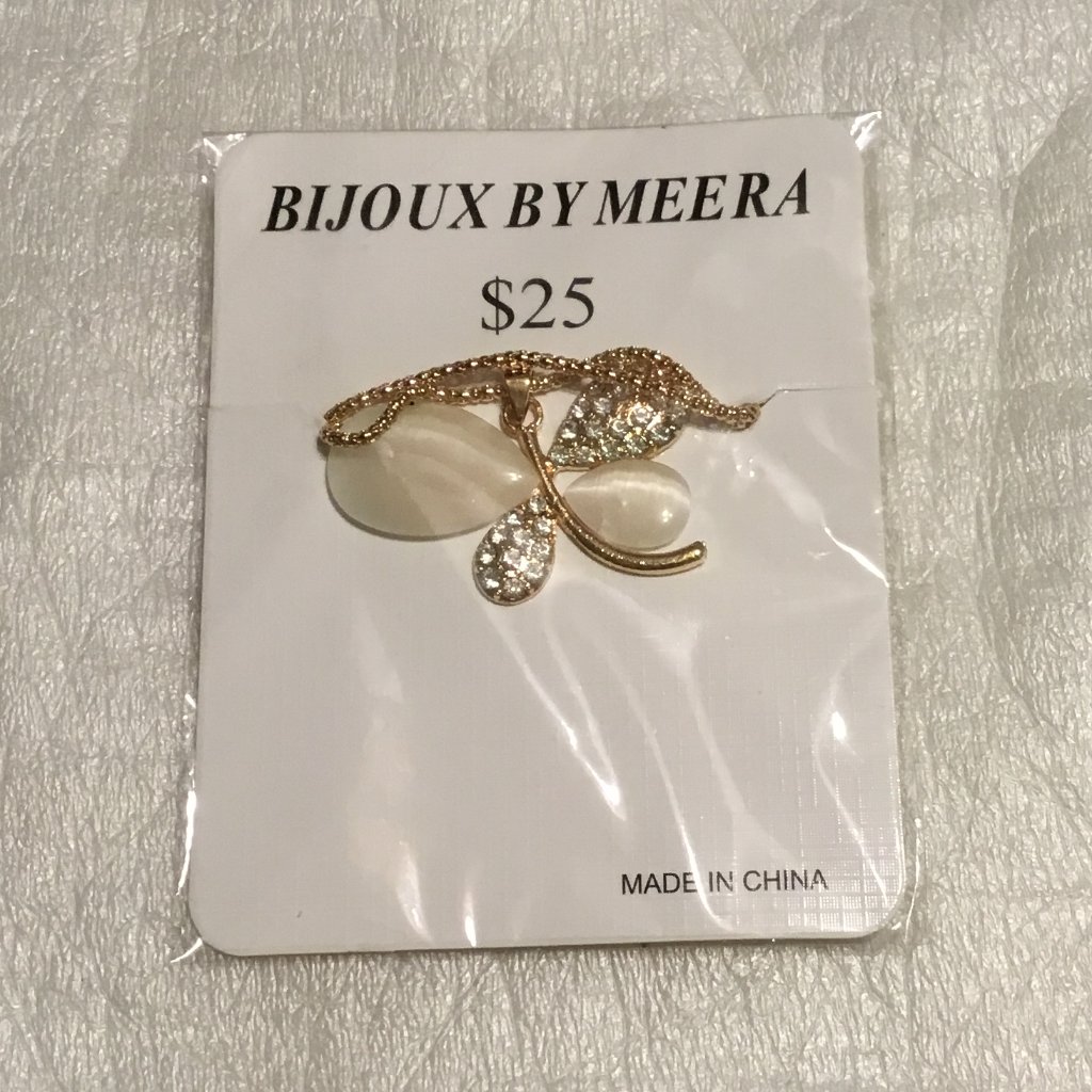 Bijoux By Meera Gold Tone Necklace With Floral Design - New In Packet